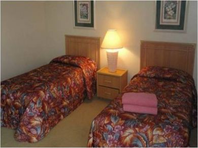 Bedroom 3 with Twin Beds