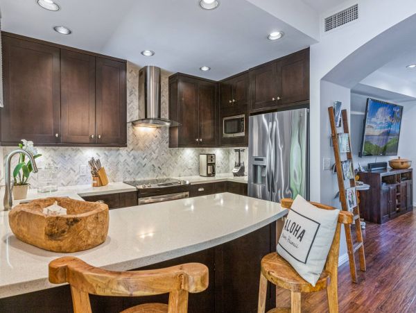 Napilii 3 Bedroom Vacation Rental Home Short Walk To Beach