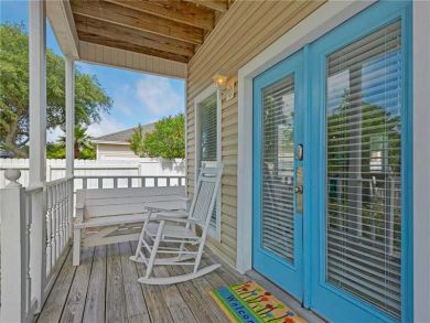 Destin Rental Accommodates 10 Guests Short Walk to Beach