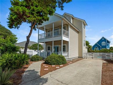 Destin Rental Accommodates 10 Guests Short Walk to Beach