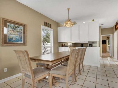 Destin Rental Accommodates 10 Guests Short Walk to Beach