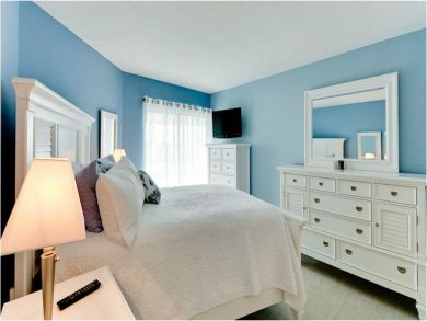 Queen Bed in Master Bedroom