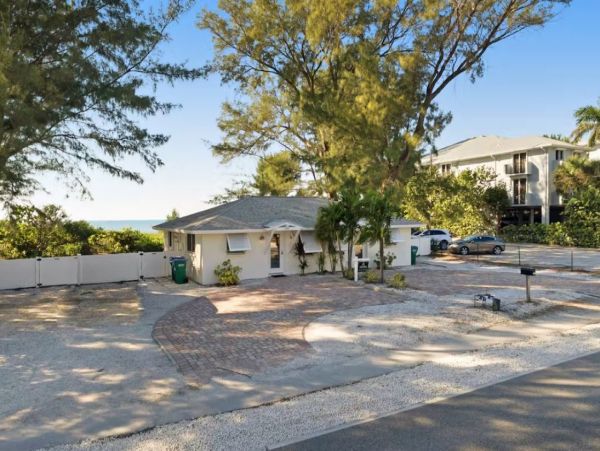 Anna Maria Island 4 Bedroom Beach Front Vacation Rental