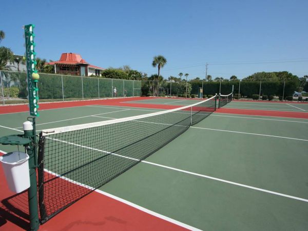Longboat Key Vacation Condo Sleeps Six Guests On The Beach