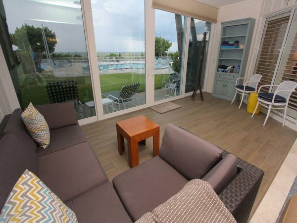 Longboat Key Vacation Condo Sleeps Six Guests On The Beach
