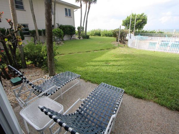 Longboat Key Vacation Condo Sleeps Six Guests On The Beach