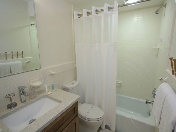 Longboat Key Vacation Condo Sleeps Six Guests On The Beach