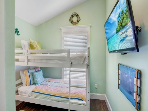 A Spacious Island Retreat with Private Pool on Anna Maria Island