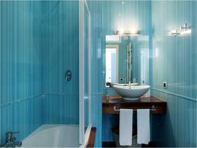 Bedroom 3 with Shower in Tub