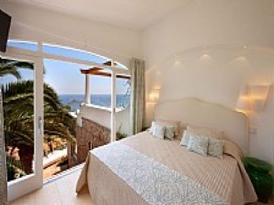 Queen Bedroom 3