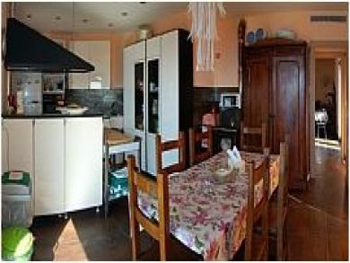 Kitchen & Dining Area
