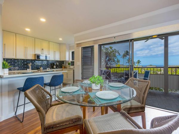 Beautifully Remodeled Two Bedroom Condo with Great Ocean Views in Wailea