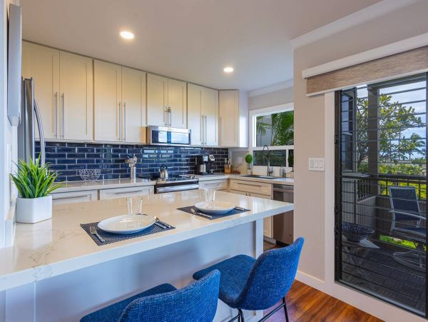 Beautifully Remodeled Two Bedroom Condo with Great Ocean Views in Wailea