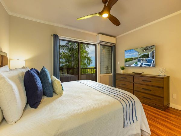 Beautifully Remodeled Two Bedroom Condo with Great Ocean Views in Wailea