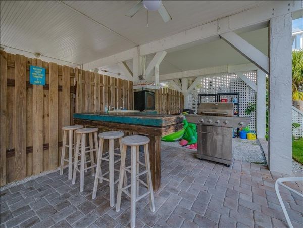 Full Gulf Views From This 5 Bedroom Boca Grande Pool Rental