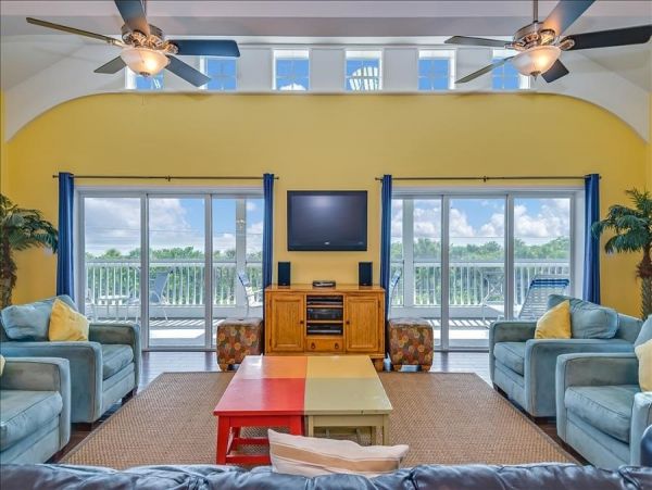 Full Gulf Views From This 5 Bedroom Boca Grande Pool Rental