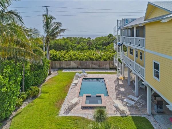 Full Gulf Views From This 5 Bedroom Boca Grande Pool Rental