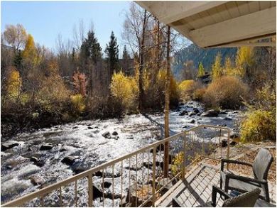 Two Bedroom Walk to Lift Condo in Aspen