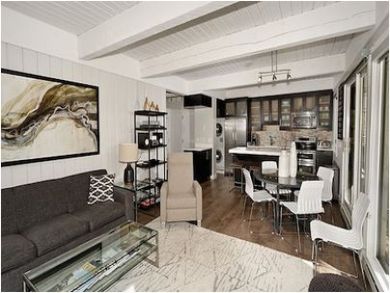 Two Bedroom Walk to Lift Condo in Aspen