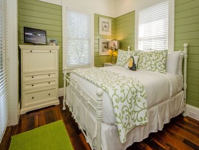 Bedroom with Queen Bed Bedroom with Queen Bed