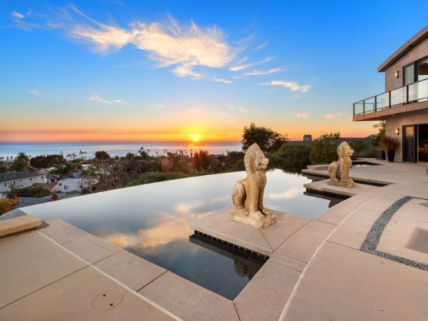 One of La Jolla's Most Luxurious Homes with Pool & Views of the Pacific