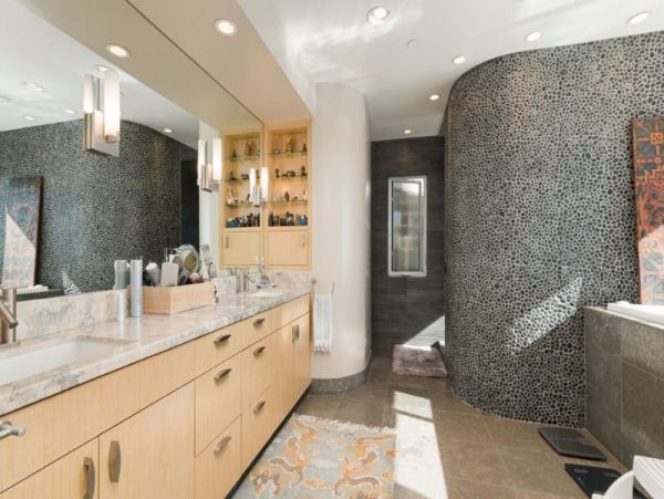 One of La Jolla's Most Luxurious Homes with Pool & Views of the Pacific