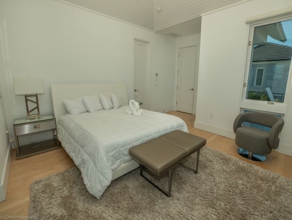 Luxury Five Bedroom Beach Vacation Rental Home Sleeps 15