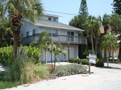Holmes Beach, Florida Rental Home One Block to Beach