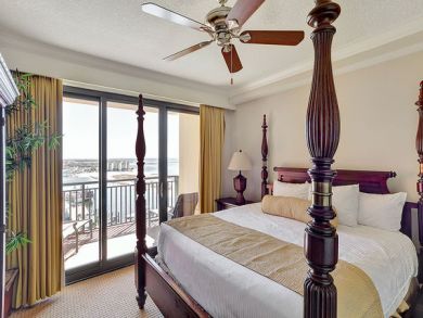Two Bedoom plus Bonus Room Bayside condo Two Bedoom plus Bonus Room Bayside condo