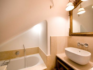 Bathroom with Tub & Shower Bathroom with Tub & Shower