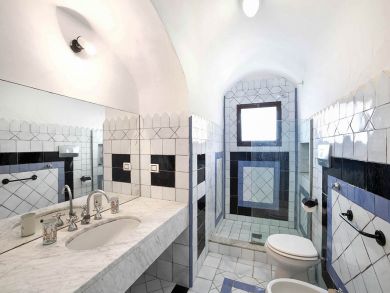 Bathroom witth Walk-in Shower