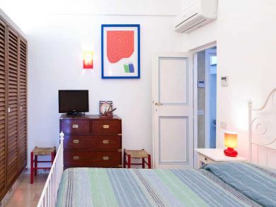 Queen Bed in Bedroom 4