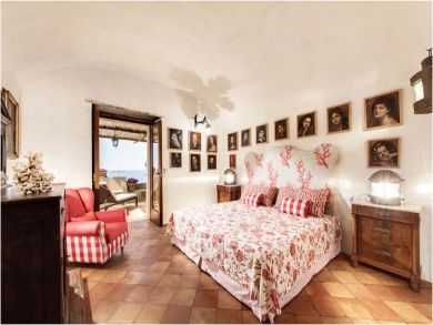 Sixth Queen Bedroom with Terrace Access Sixth Queen Bedroom with Terrace Access