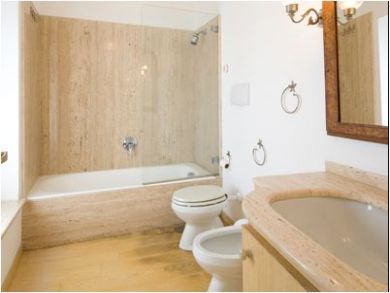 Bathroom with Shower in Tub