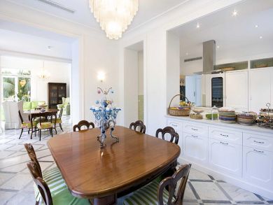 Dining Area with Seating for Ten