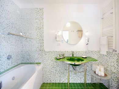 Bathroom with Soaking Tub