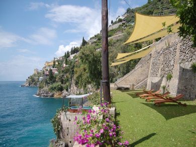 Ocean Front Garden with Sun Loungers