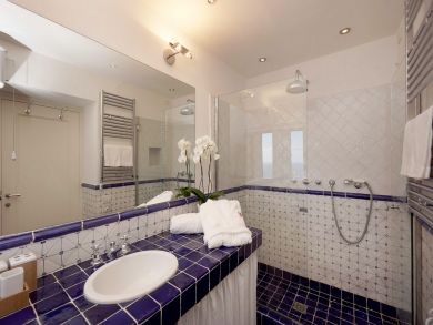 Bathroom with Walk-in Shower