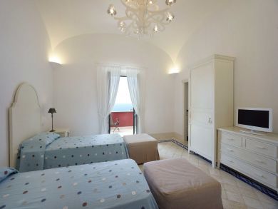 Fourth Bedroom with Twin Beds