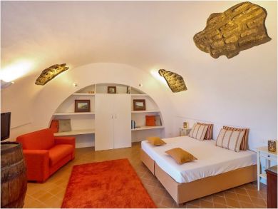 Queen Bedroom 2