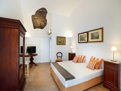 Queen Bedroom 5