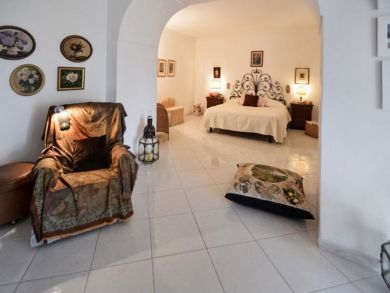 Master Bedroom Sitting Area