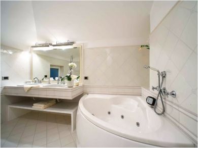 Whirlpool Tub in Master Bedroom