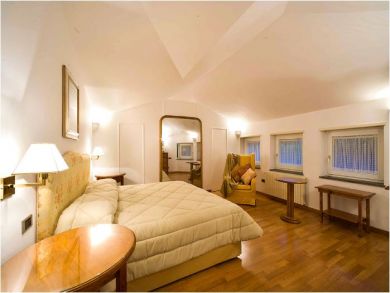 Bedroom Five has Double Bed