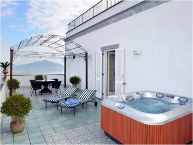 Furnished Deck with Hot Tub Furnished Deck with Hot Tub