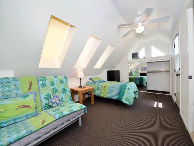 Bedroom 4 with Twin Bed