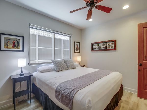Five Bedroom Vacation Rental in Mission Beach Sleeps 14