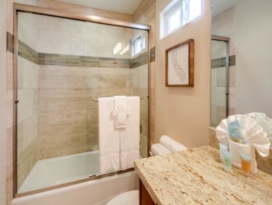 Four Bedroom Mission Beach Vacation Home Sleeps 12 Guests