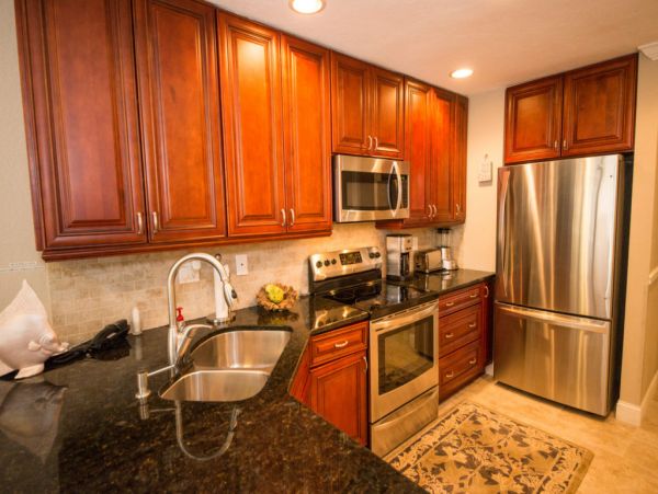 Beach Condo 2 Bedrooms in Bradenton Beach Sleeps 4 Guests