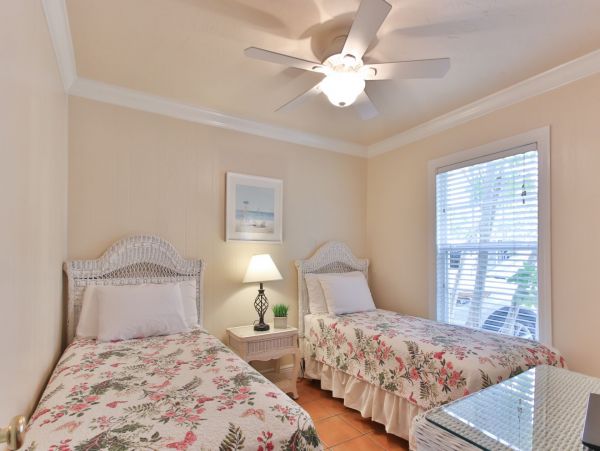 Two Bedroom Vacation Rental in Bradenton Beach